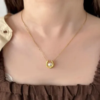 Stainless Steel Pearl U Shaped Pendant Necklace (1 pc)